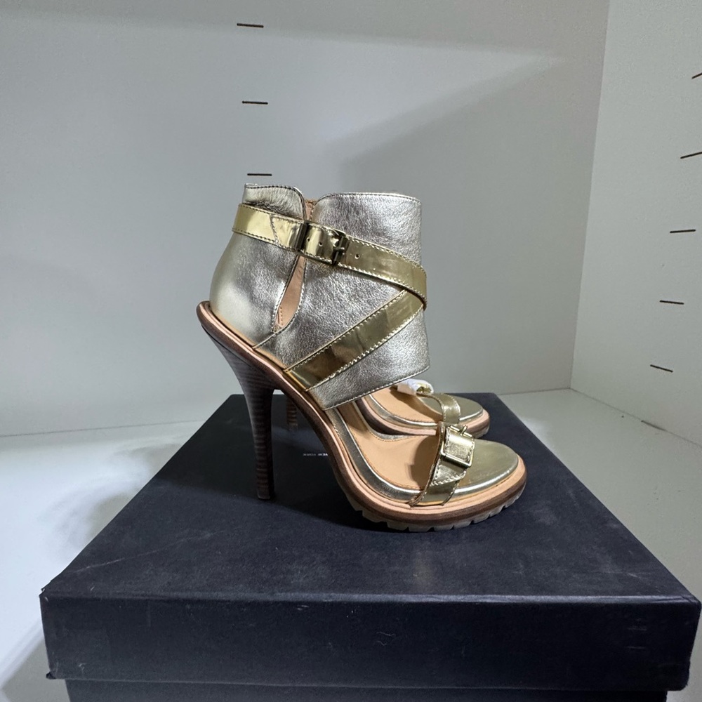 Keneth cole heels